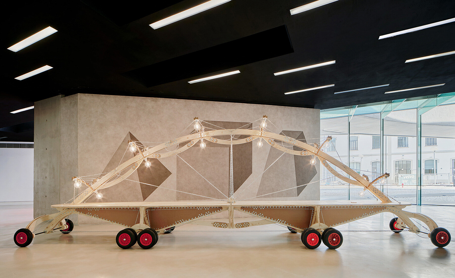 Студия TAKK превратила вестибюль римского MAXXI в сад, пространство отдыха и место для совместных практик